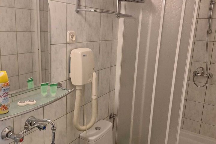 Room 20 of 77