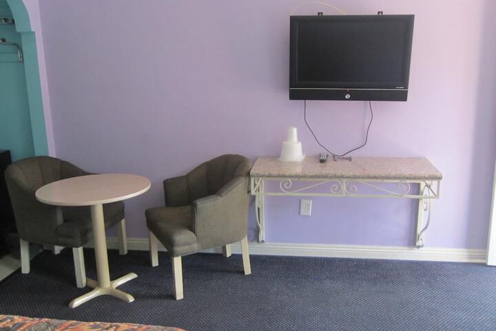 Room 12 of 26