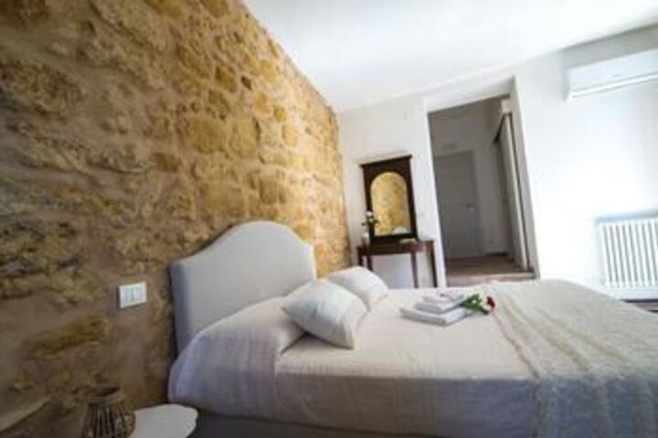 Room 18 of 26
