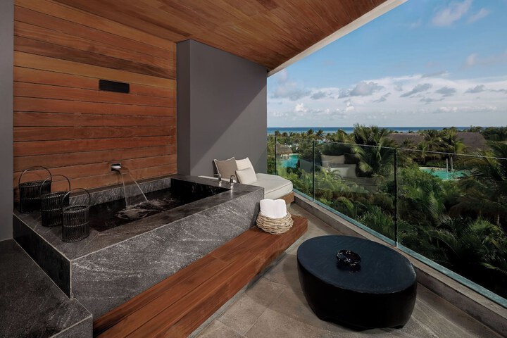 Terrace/Patio 141 of 142