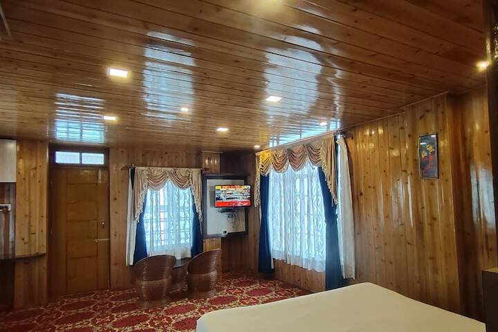Room 6 of 34