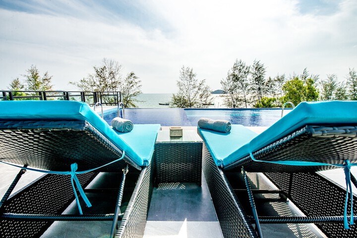Sundeck 29 of 31