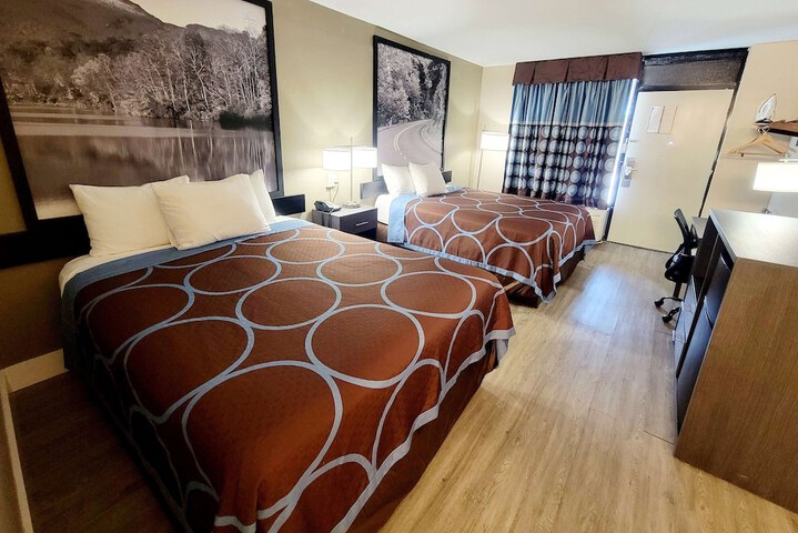 2 Double Beds (7 of 12)
