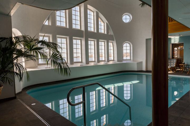 Pool 47 of 98