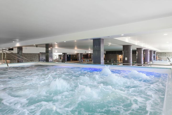 Pool Hotel