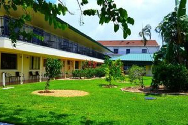 Hotel Exterior 13 of 32