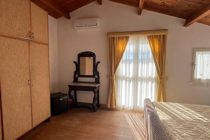 Room 19 of 73