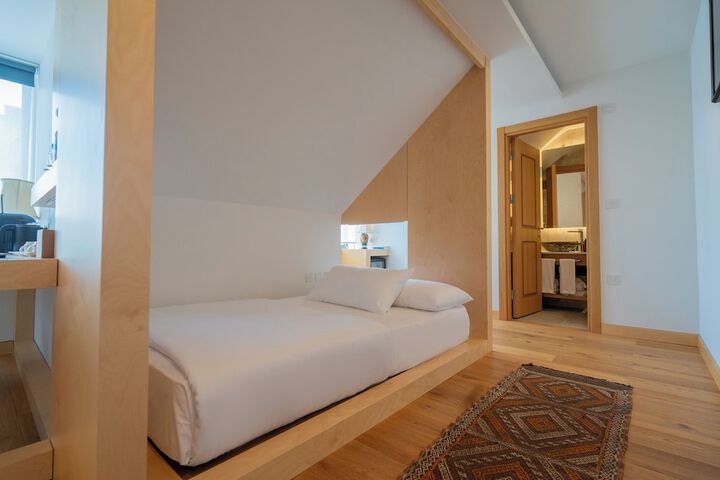 Room 115 of 171