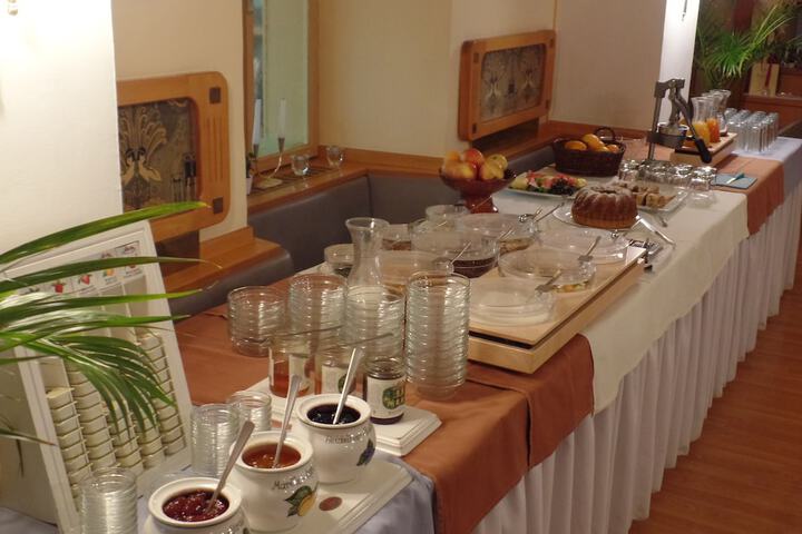 Dining 39 of 49