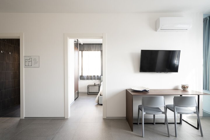 Room 72 of 160