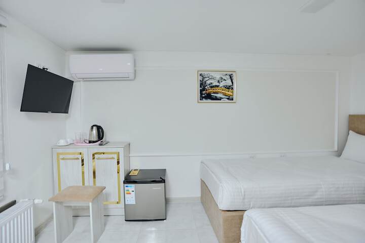 Room 19 of 29