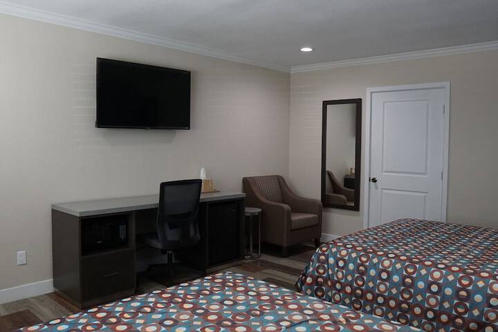 2 Queen Beds (4 of 17)