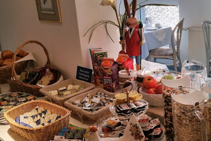 Breakfast/Coffee Service 27 of 43