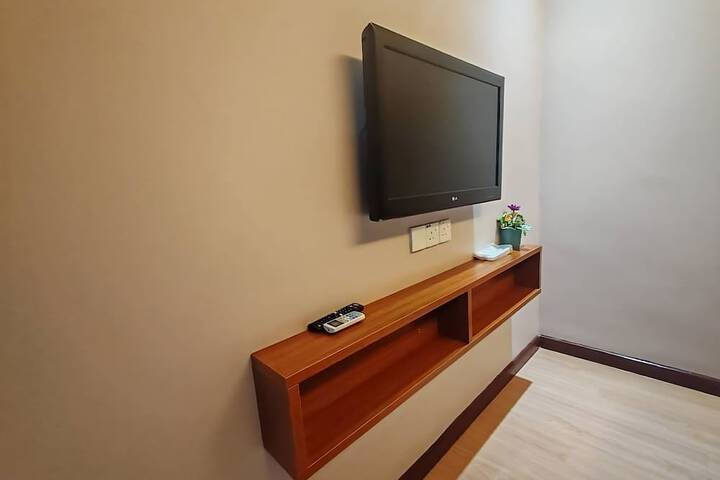 Room 2 of 7