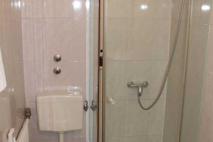 Room 21 of 25
