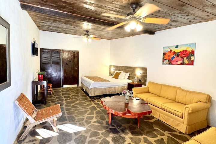 Room 6 of 36