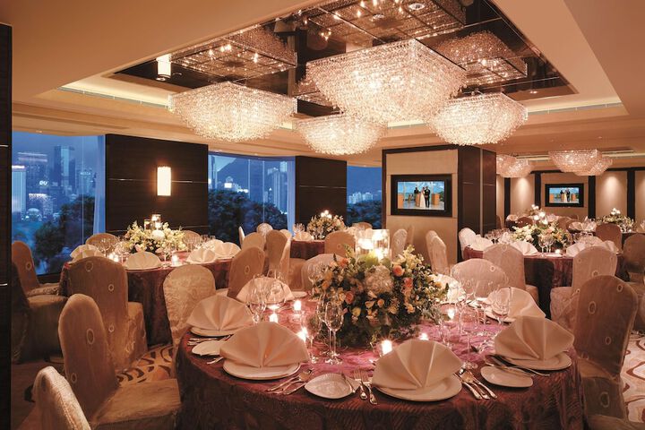 Ballroom/Hall 89 of 103