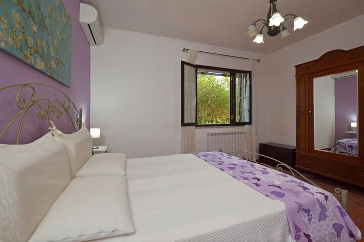 Room 8 of 53