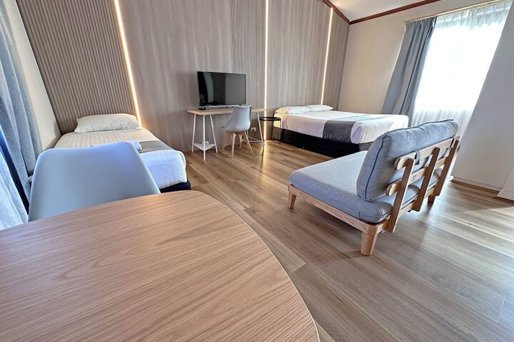 Room 5 of 49