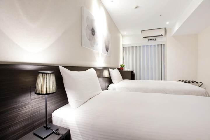 Room 16 of 51