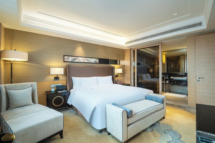 Room 18 of 79