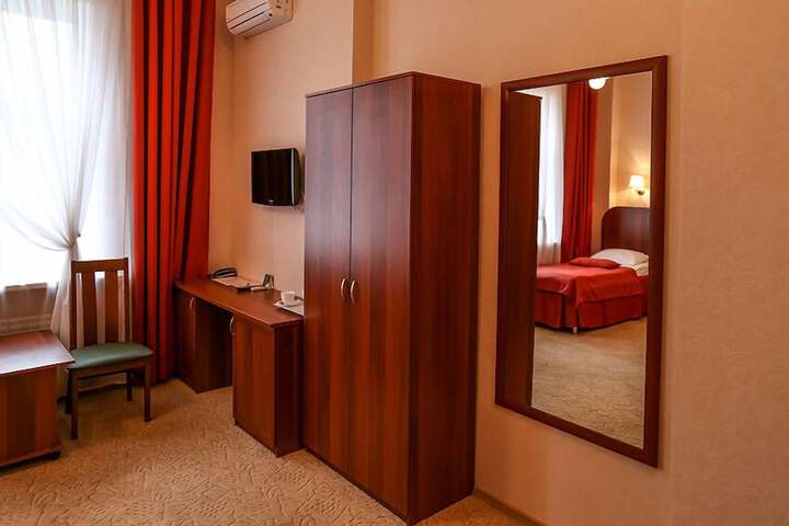 Room 42 of 89