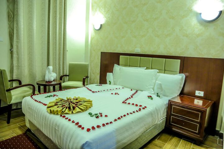 Room 4 of 47