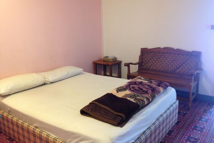 Room 2 of 11