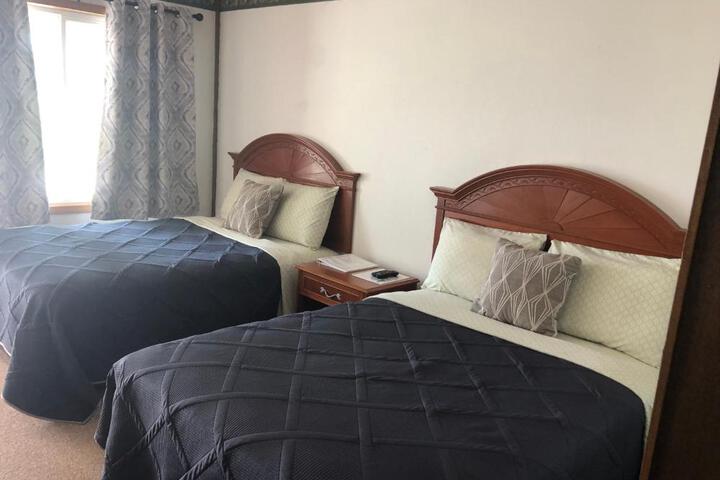 2 Double Beds (5 of 10)