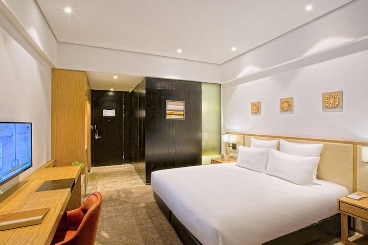 Room 8 of 19
