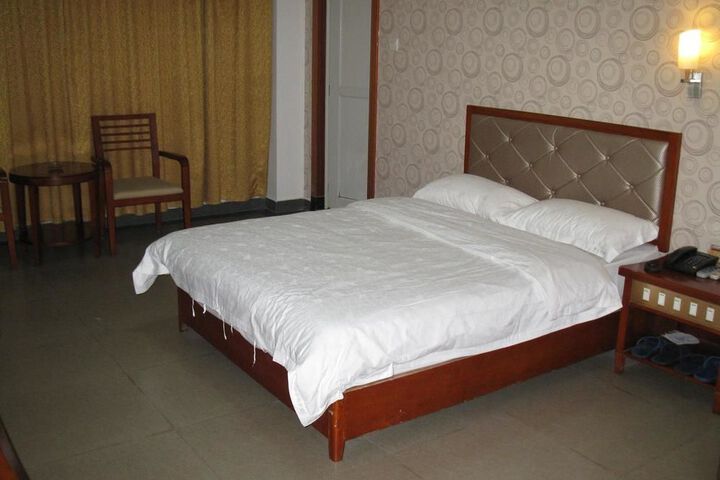 Room 3 of 41