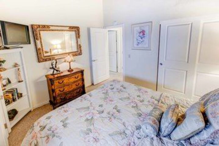 Room 8 of 19