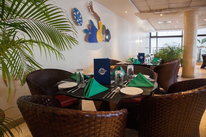Dining 76 of 103