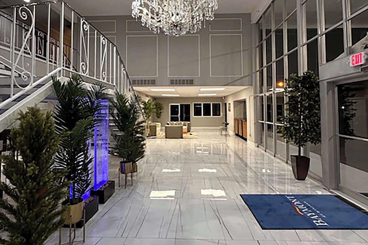 Hotel Interior 4 of 38