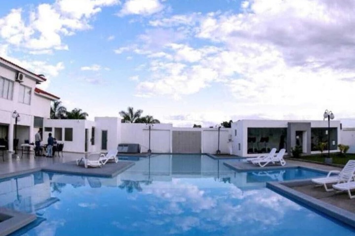Hotel with Pool