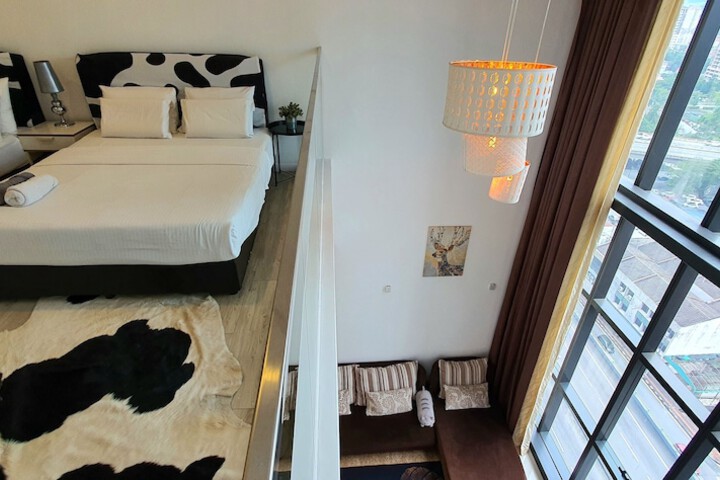 Room 2 of 226