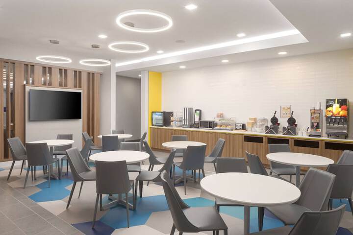 Breakfast/Coffee Service 36 of 41