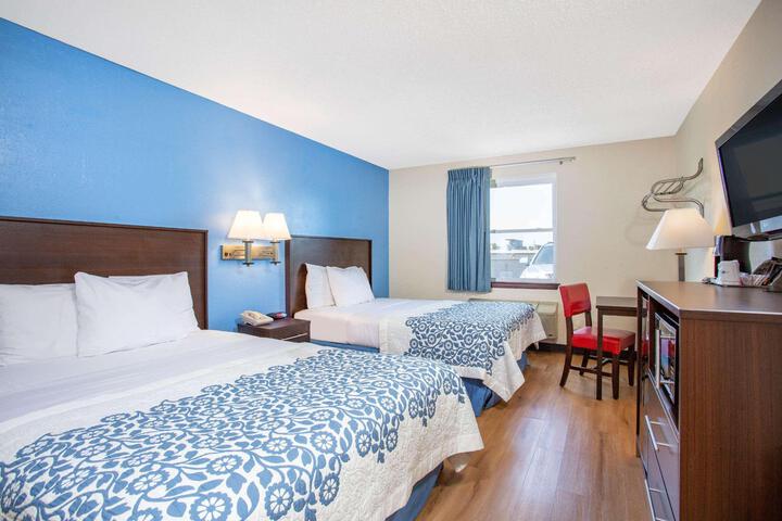 2 Queen Beds Kitchenette Second Floor (7 of 20)