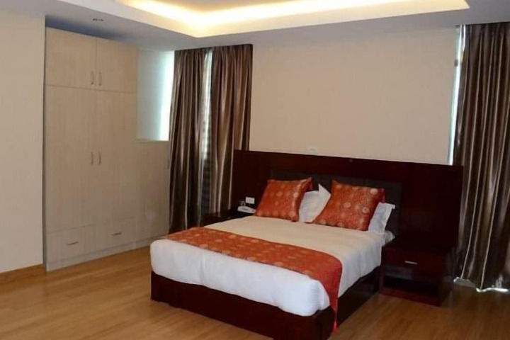 Room 7 of 13