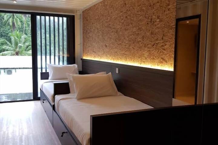 Room 17 of 73
