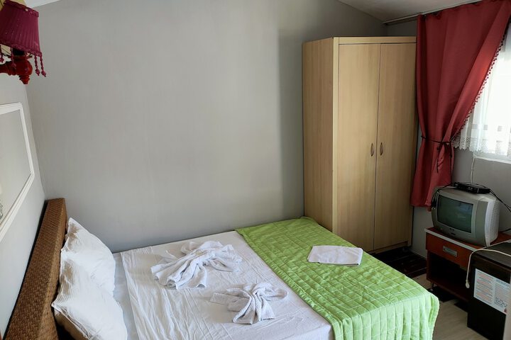Room 15 of 49