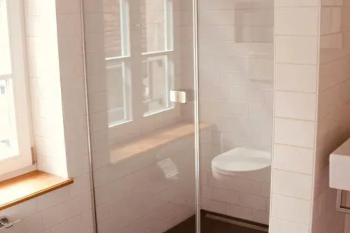 Room 10 of 19
