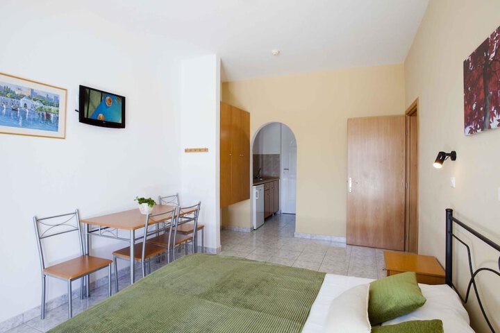 Room 3 of 56
