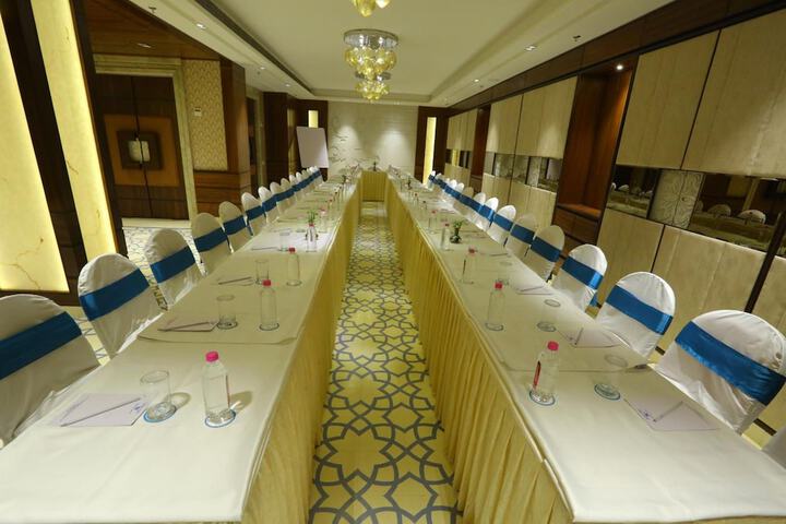 Ballroom/Hall 28 of 43
