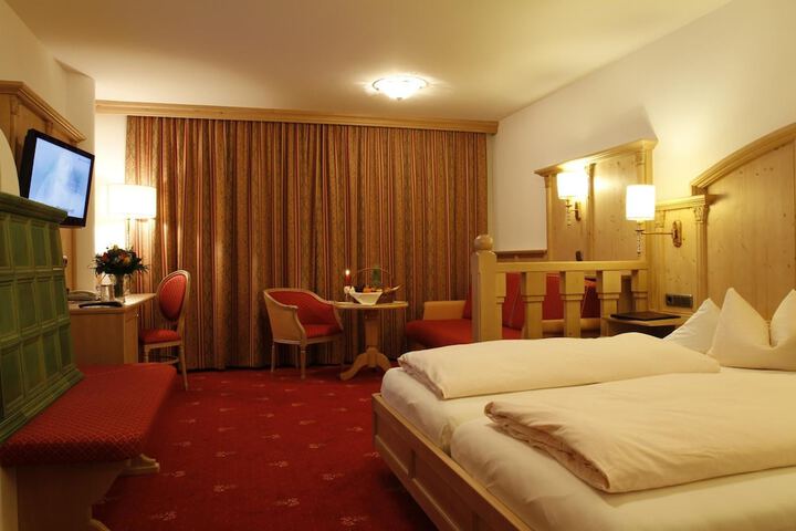 Room 7 of 28