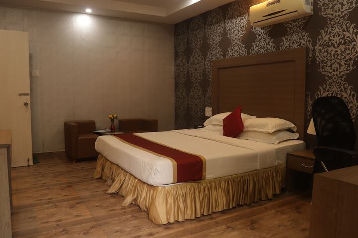 Room 7 of 35