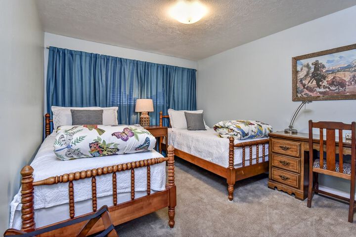 Room 3 of 10