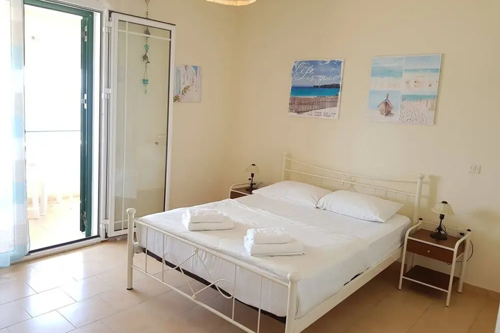 Glyfada Two Floors Maizonette Aa2g 61
