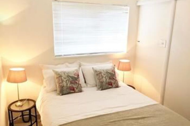 Room 4 of 12