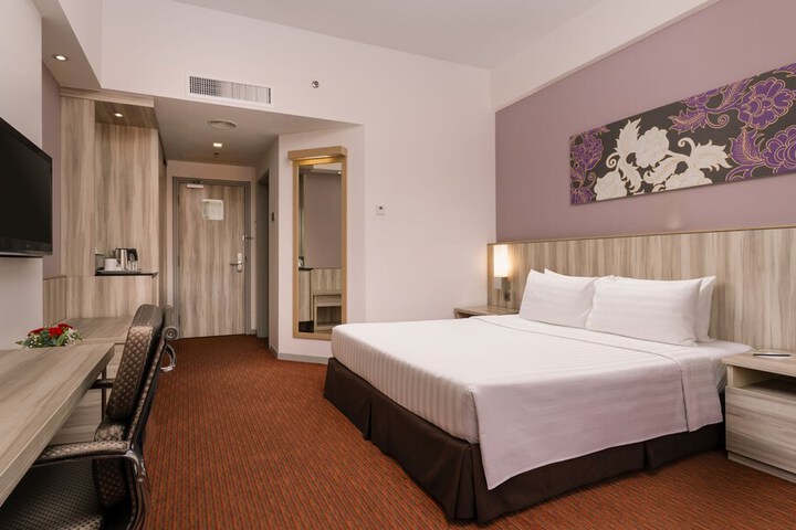 Room 16 of 33